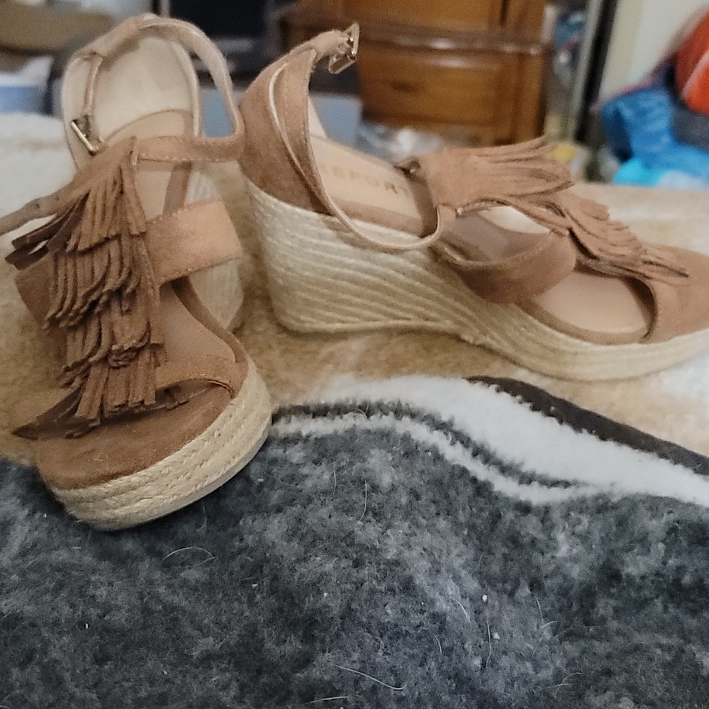Brown Wedge